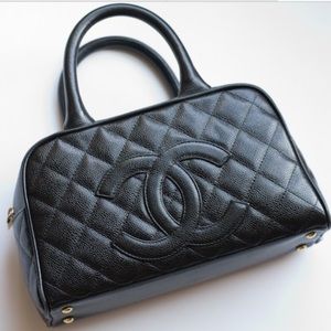 VINTAGE CHANEL CAVIAR DIAMOND CC MONOGRAM SATCHEL